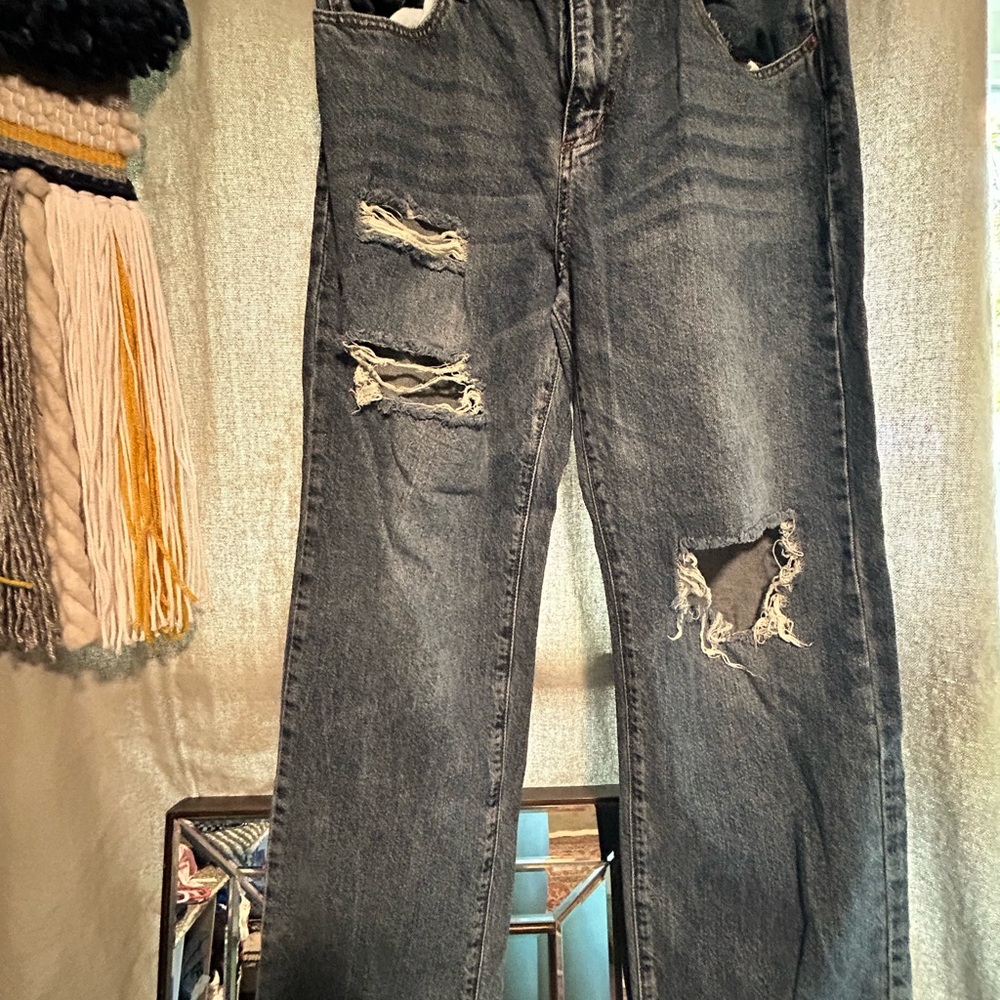 Men's Relaxed Fit Distressed Jeans